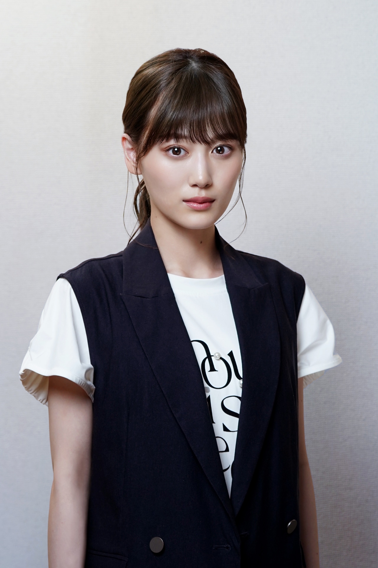 「降り積もれ孤独な死よ」で森燈子を演じる山下美月。