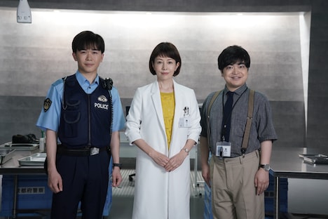 左から鈴木福、沢口靖子、加藤諒。