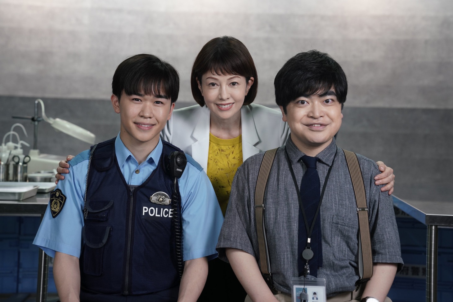 左から鈴木福、沢口靖子、加藤諒。