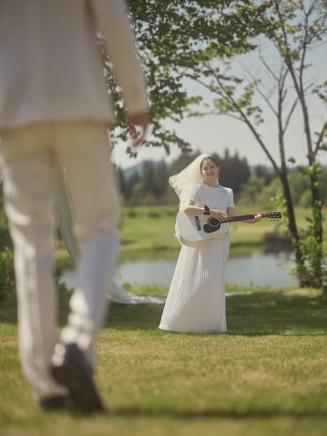 「ゼクシィ」8月号に登場する山田杏奈。