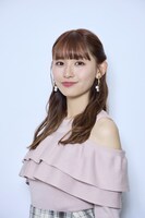 相原志保を演じる浅川梨奈。