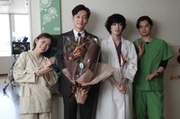 左から杉咲花、井浦新、若葉竜也、千葉雄大。