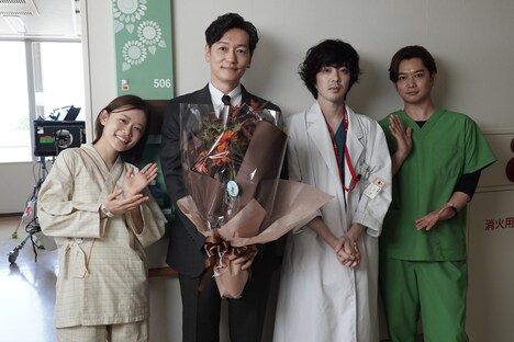 左から杉咲花、井浦新、若葉竜也、千葉雄大。