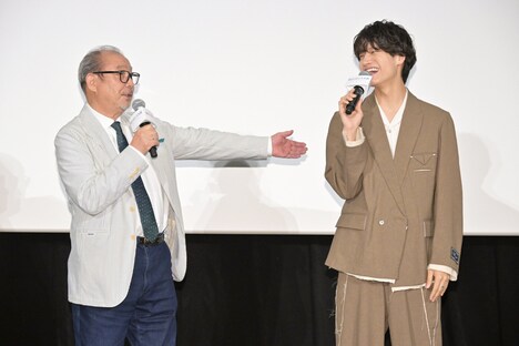 平泉成（左）と佐野晶哉（右）。