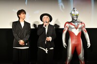 左から貴水博之、浅倉大介、ウルトラマンアーク。