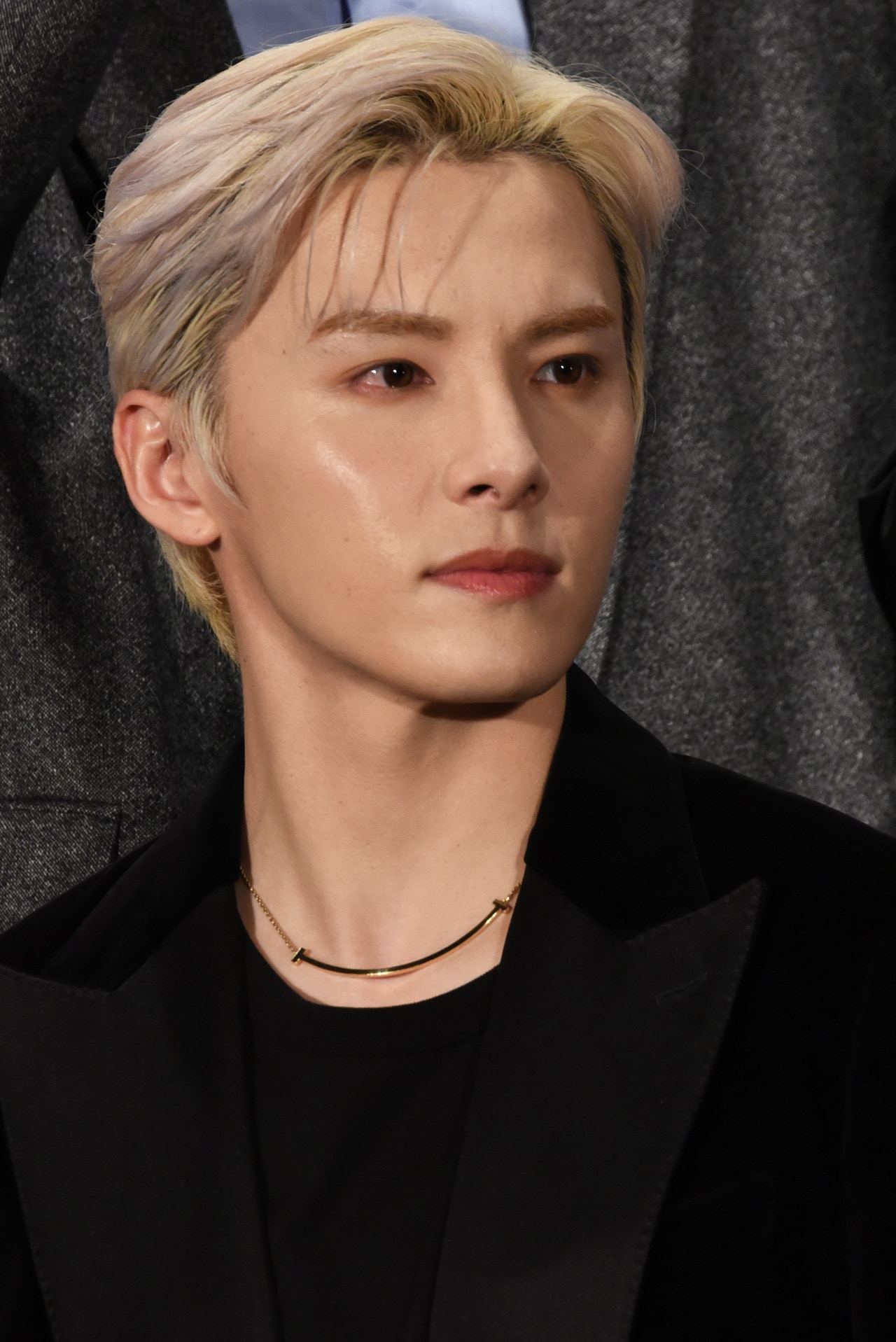 川西拓実 - 「逃走中」川西拓実らレッドカーぺットを疾走！佐藤大樹は