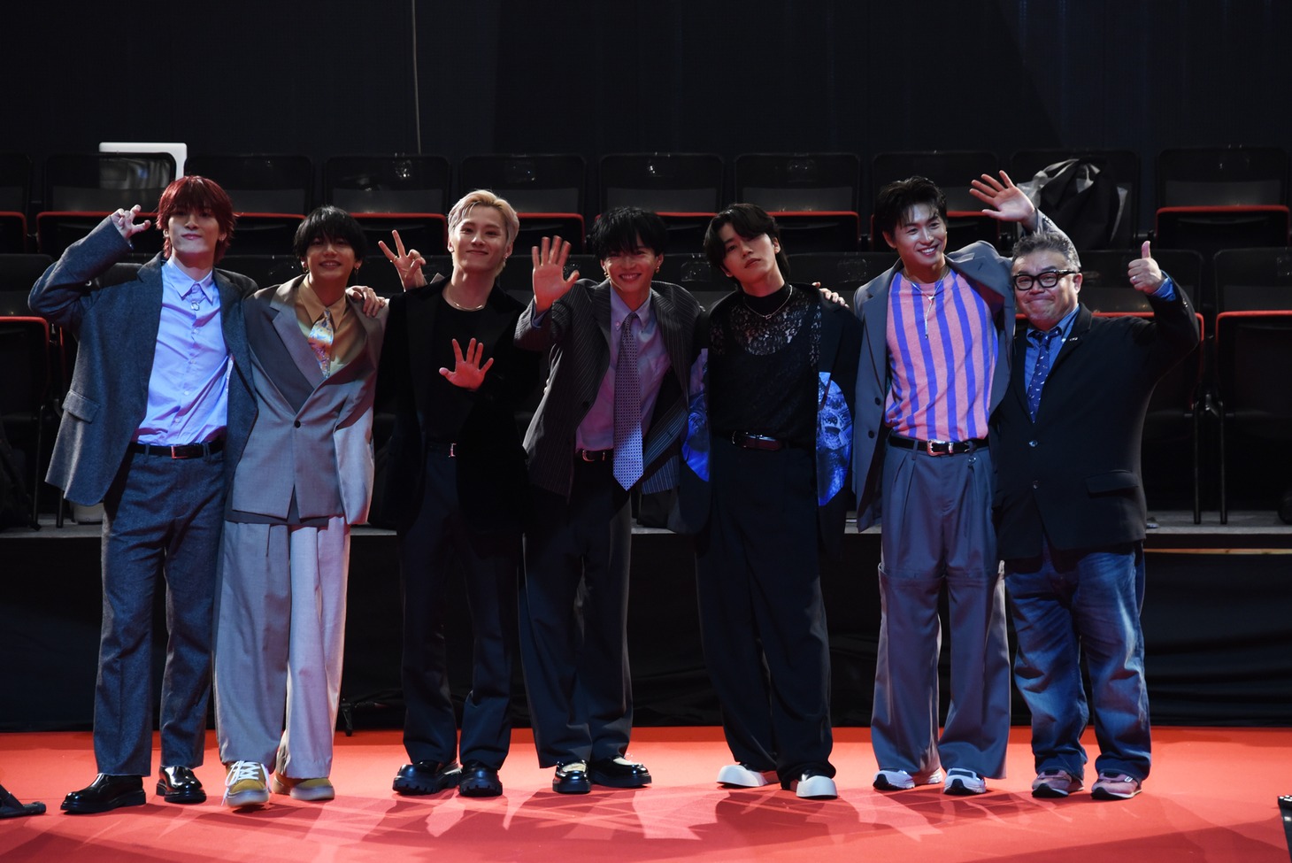 「逃走中 THE MOVIE」完成披露舞台挨拶の様子。