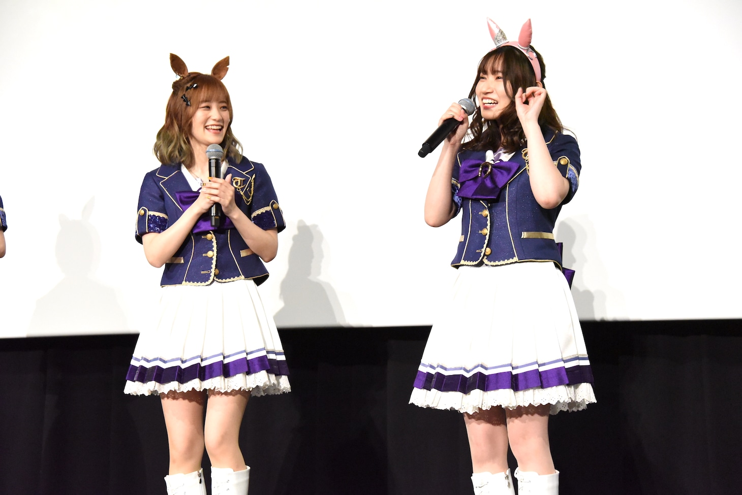 左から藤本侑里、福嶋晴菜。