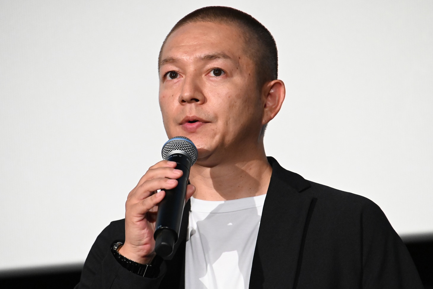 近浦啓