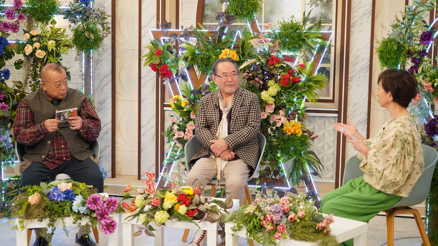 「鶴瓶ちゃんとサワコちゃん～昭和の大先輩とおかしな2人～」の様子。左から笑福亭鶴瓶、前田吟、阿川佐和子。