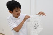 「レッド・ブロンクス」のジャッキー・チェンを刺繍したもの。