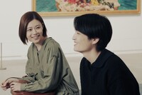杉咲花演じるミヤビ（左）と岡山天音演じる綾野（右）。
