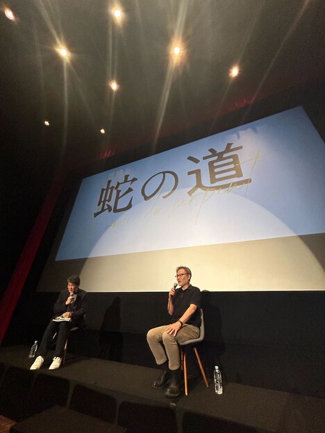 左から篠崎誠、黒沢清。