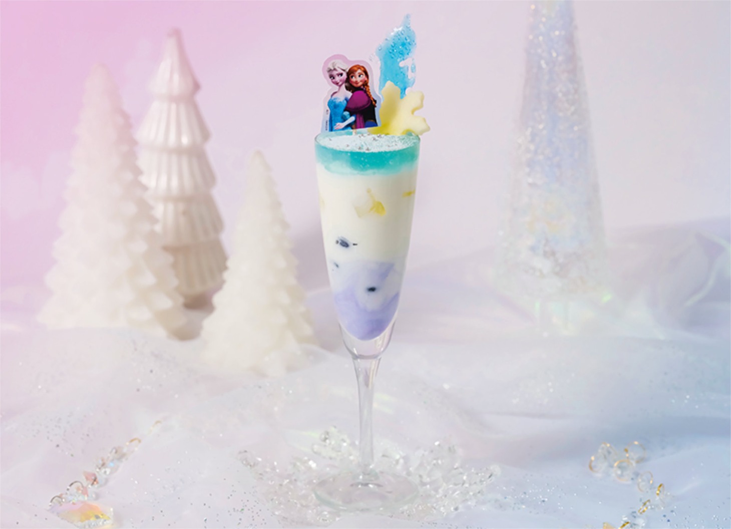 ＜アナ＆エルサ＞仲良しパフェ（税込1590円）