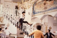 ジャッキー・チェンが監督・脚本も担った「プロジェクトA」の場面写真。(c) 2010 Fortune Star Media Limited. All Rights Reserved.