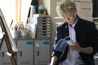 「ブルーピリオド」撮影現場より、脚本に向き合う眞栄田郷敦。