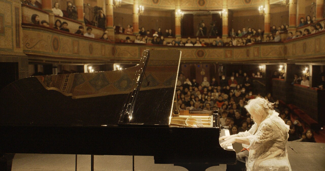 フジコ・ヘミングの4年間を見つめたドキュメンタリー「恋するピアニスト」予告編