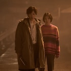 カン・ドンウォン主演ホラー「憑依」悪鬼と対峙する新写真、前売り特典はお護りカード