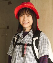 宮内茉奈を演じる中井友望。