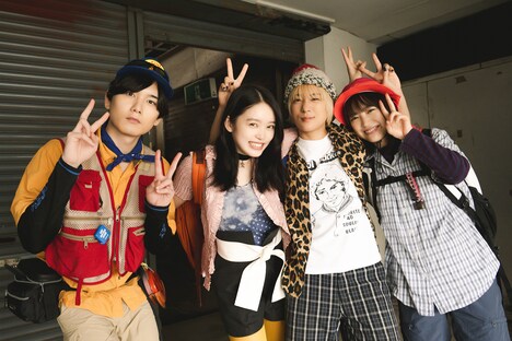 「ベイビーわるきゅーれ エブリデイ！」クランクイン写真