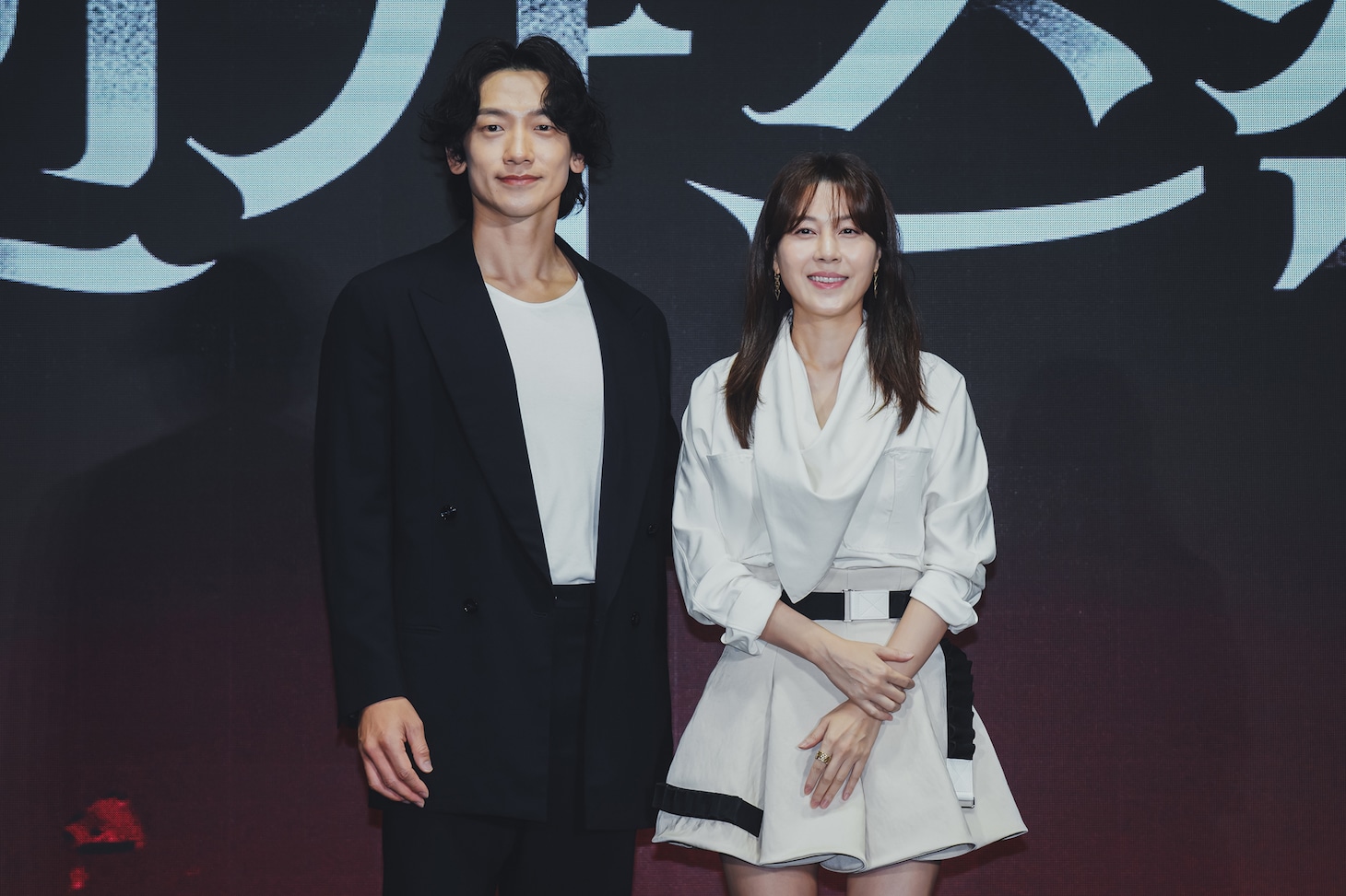 左からRAIN、キム・ハヌル。
