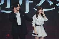 左からRAIN、キム・ハヌル。