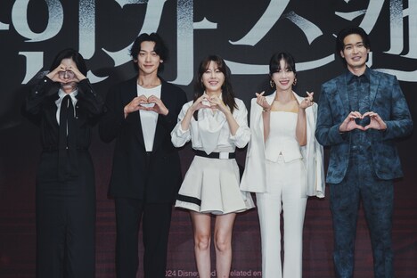 韓国ドラマ「レッド・スワン」会見の様子。左からソ・イスク、RAIN、キム・ハヌル、キ・ウンセ、チョン・ギョウン。