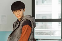 中国ドラマ「それでも僕らは～チャオ家の軌跡～」より、ジョウ・イーラン（周翊然）演じる七七。