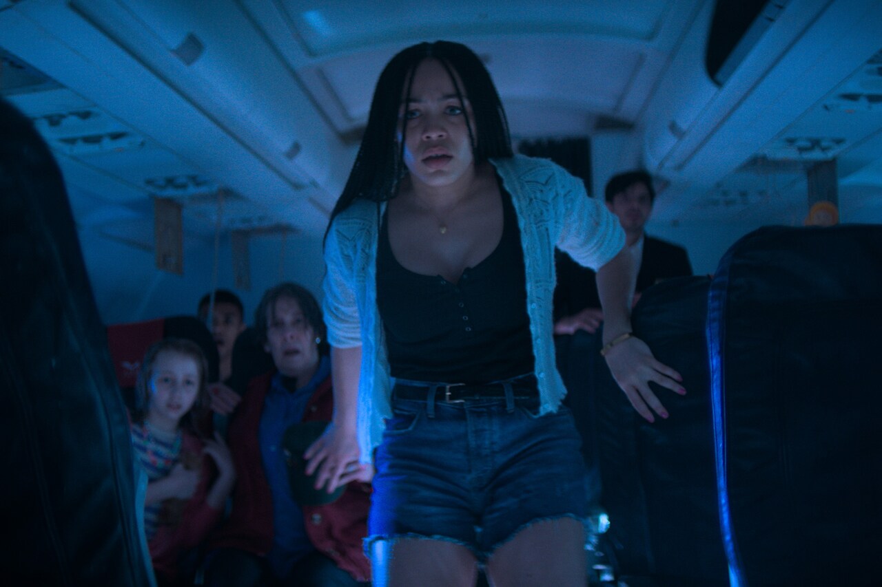 高度2万フィートからサメ地獄へ…“詰み系スリラー映画”「エア・ロック」予告公開