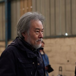 「蛇の道」クランクアップ時の映像到着、黒沢清「恐ろしい映画をこんな楽しく撮れた」