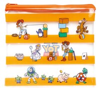 J賞の「フラットポーチ」（全8種）。