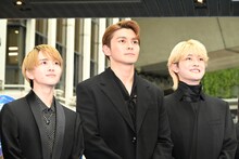 左から板垣李光人、眞栄田郷敦、高橋文哉。