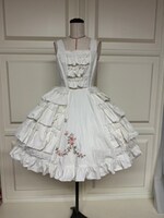 「下妻物語」劇中に登場する、バラのリボン刺繍のジャンパースカート。