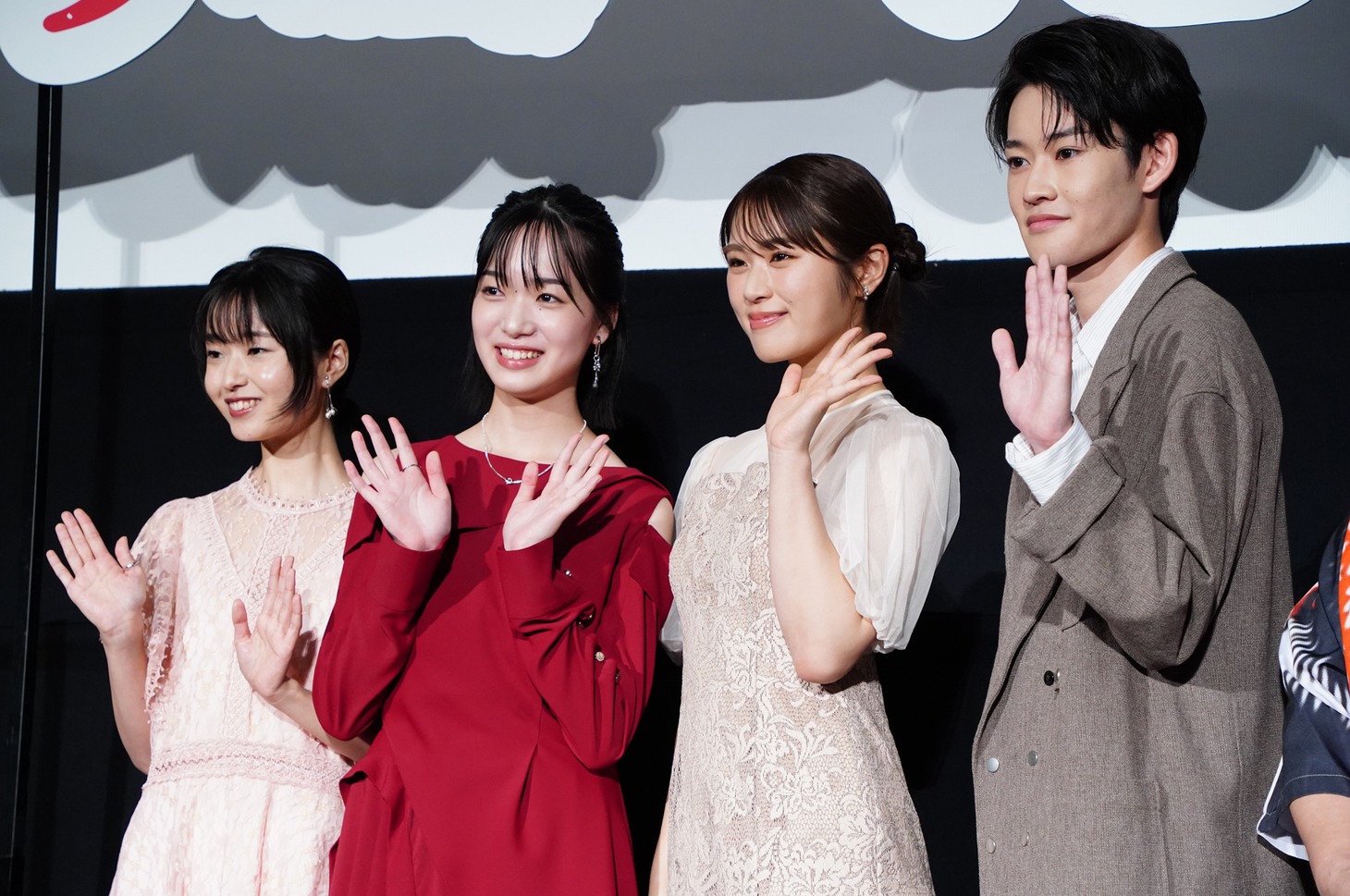 左から穂紫朋子、早瀬憩、渋谷凪咲、山時聡真。