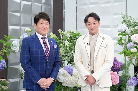 左から林修、山本耕史。