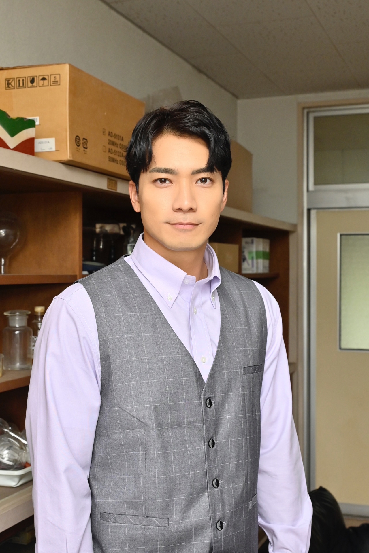 荻野慎也役のSWAY。