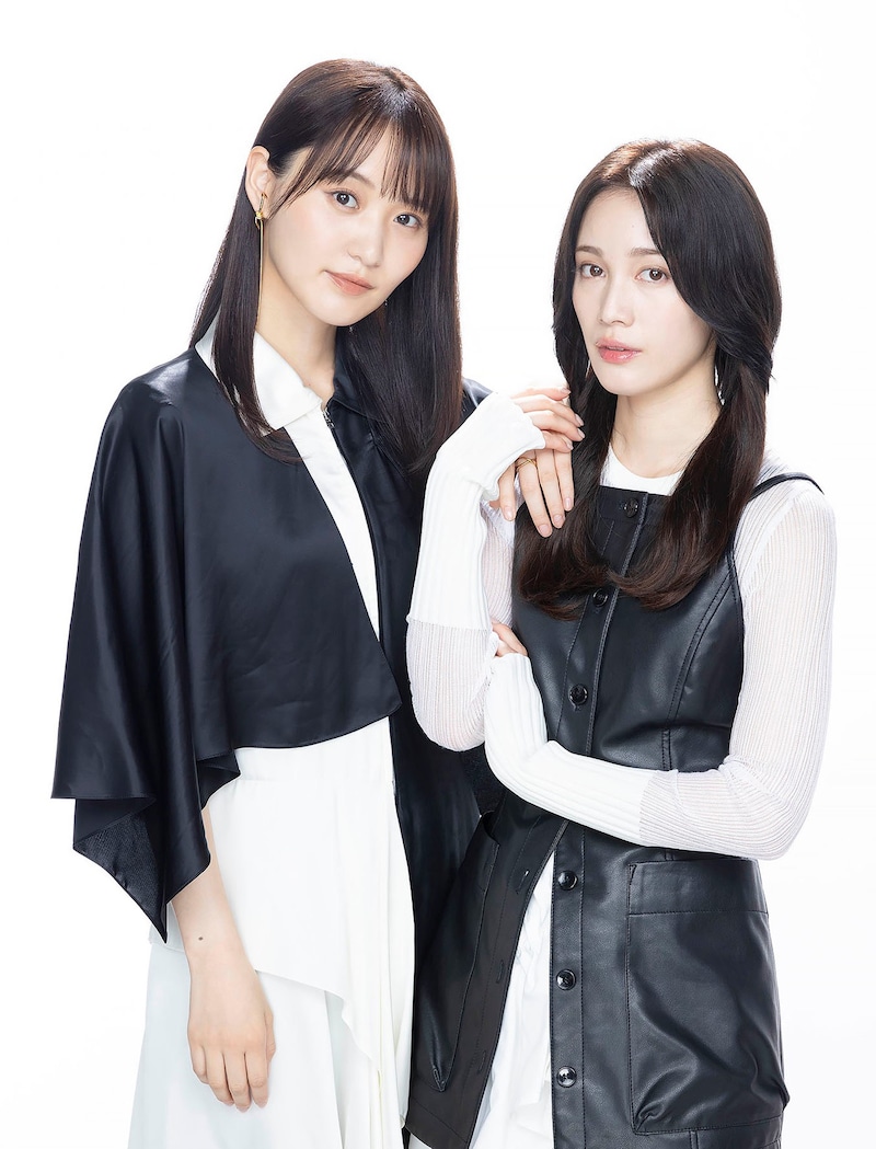 左から菅井友香、中村ゆりか。