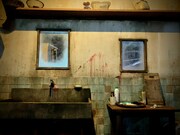 「ホラーにふれる展 ―映画美術の世界―」より、「鏡の中からこんにちは」の様子。