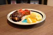 「俺ちゃん♡フレンチトースト 爪野郎フルーツ＆アイスクリーム添え」（税込1800円）。