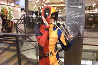 デッドプールとウルヴァリンをハーフ＆ハーフで体現。