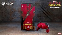 デッドプールデザインのXboxハードウェアとXboxワイヤレスコントローラー（イメージ）。