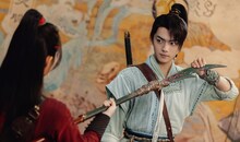 中国ドラマ「祈今朝＜ききんちょう＞～失われた記憶、共鳴する愛～」1話より、シュー・カイ（許凱）演じる越今朝