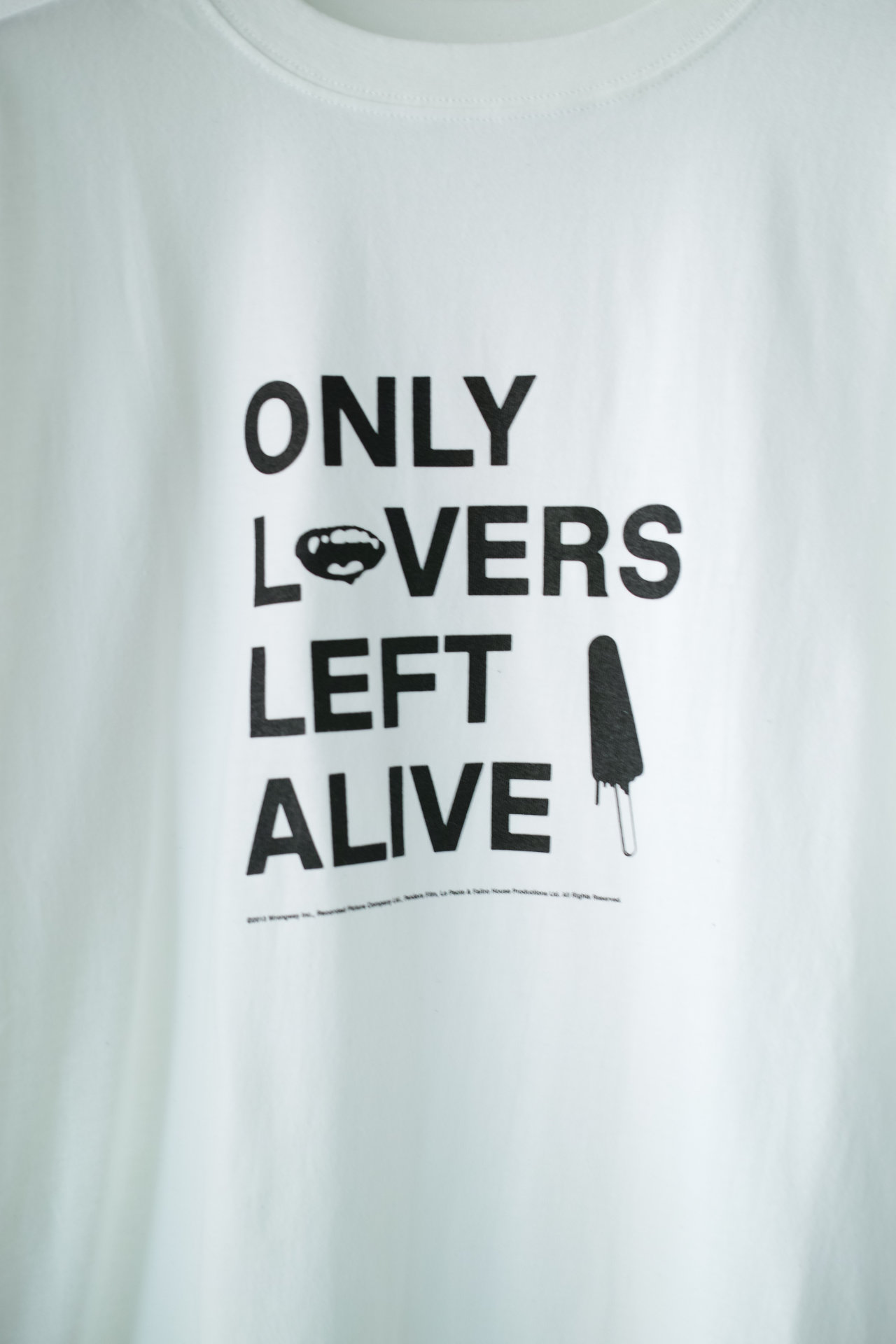 「オンリーラヴァーズ・レフト・アライヴ」Tシャツ商品画像