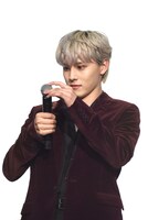 マイクの電源を確認する川西拓実。