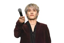 「#映画逃走中まさかのマジ泣き」を観客に復唱させる川西拓実。