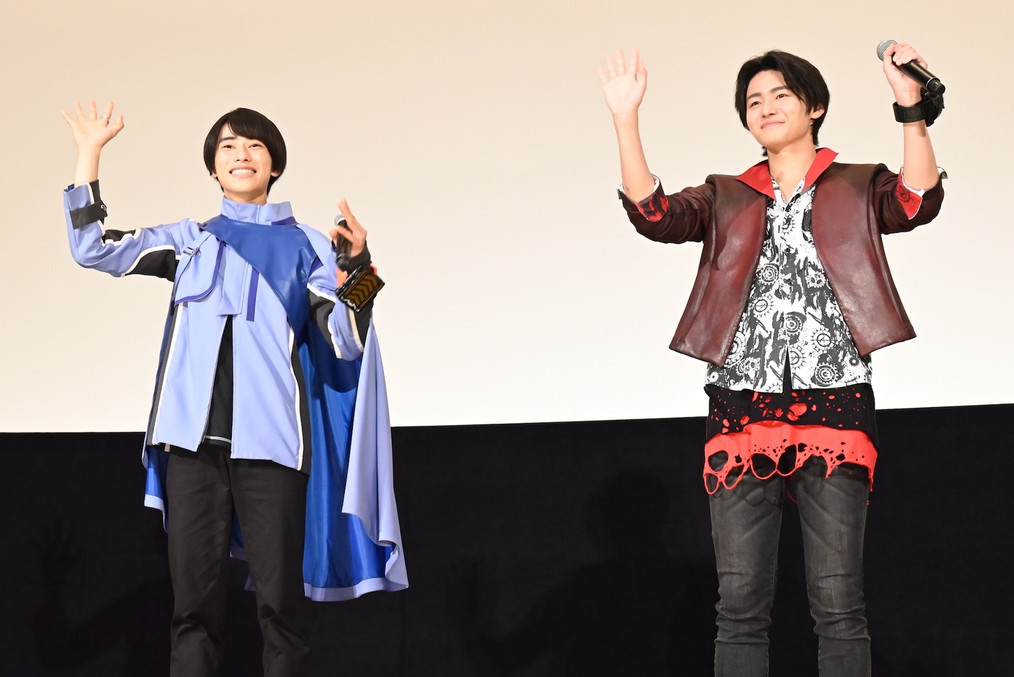左から本島純政、井内悠陽。