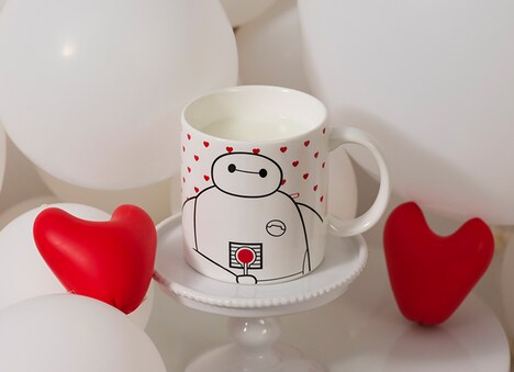 ホットミルク(税込690円)※マグカップは追加料金で購入可能