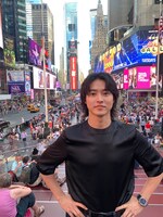 タイムズスクエアを訪れた山崎賢人。