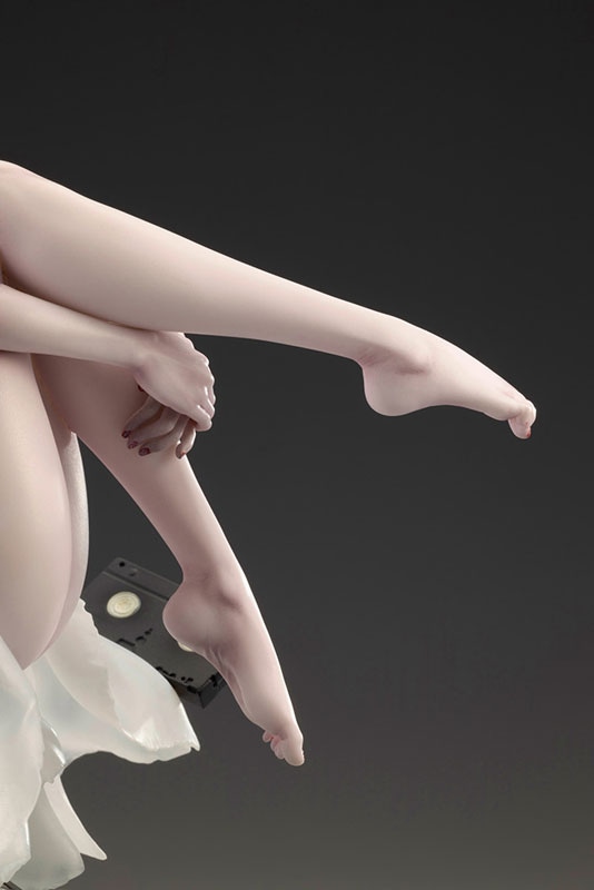 「HORROR美少女 貞子 1/7スケール完成品フィギュア」