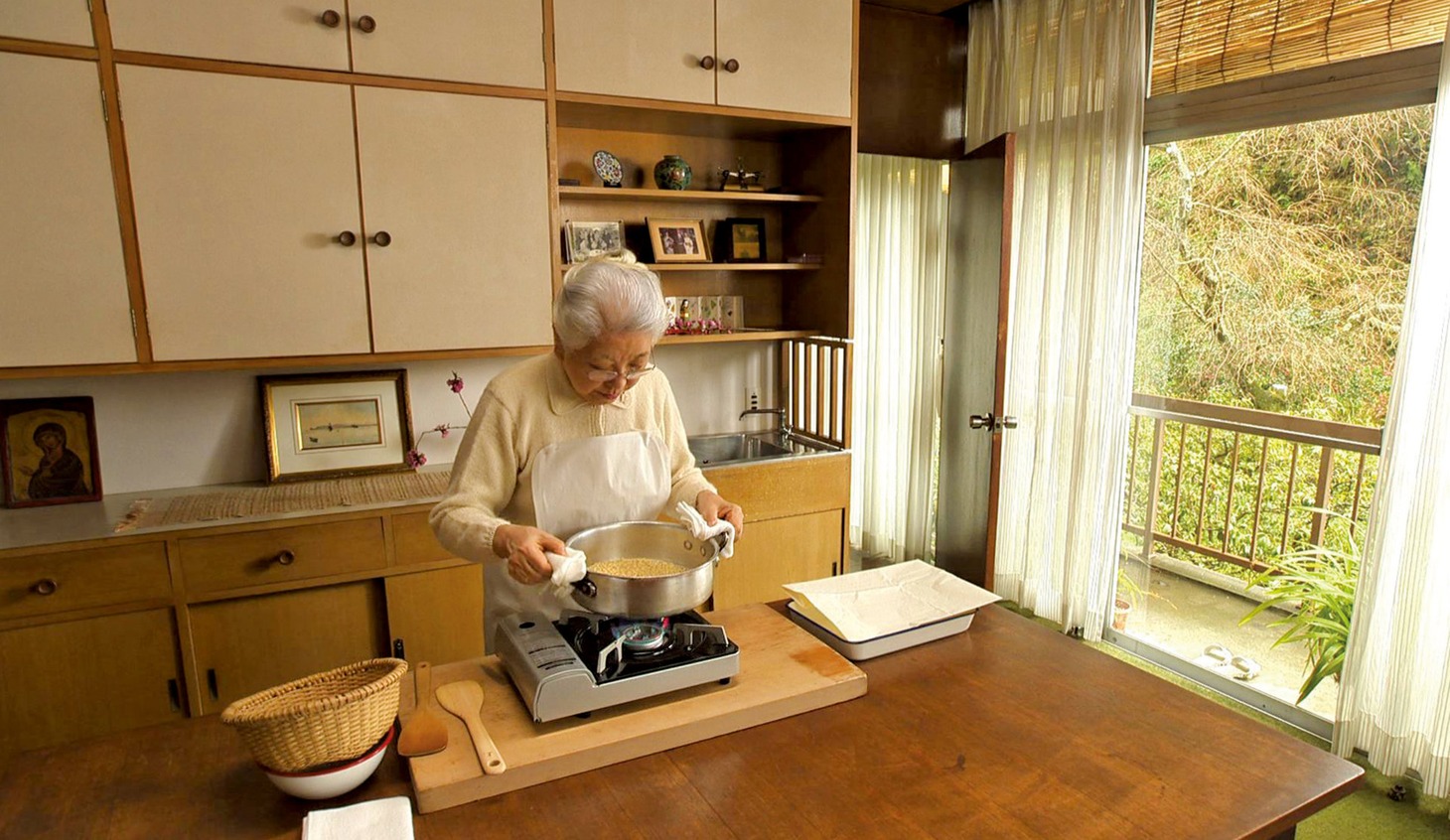 「天のしずく 辰巳芳子“いのちのスープ”」場面写真 (c)2012年 天のしずく製作委員会